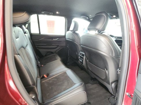 Certified 2024 Jeep Grand Cherokee Altitude image 16