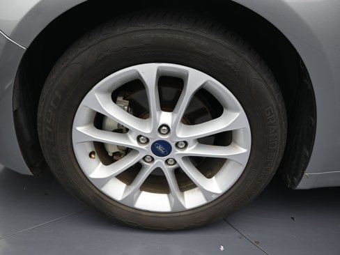 Used 2020 Ford Fusion SE image 10