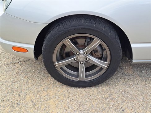 Used 2004 Ford Thunderbird image 9
