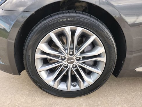 Used 2017 Genesis G80 3.8 image 29