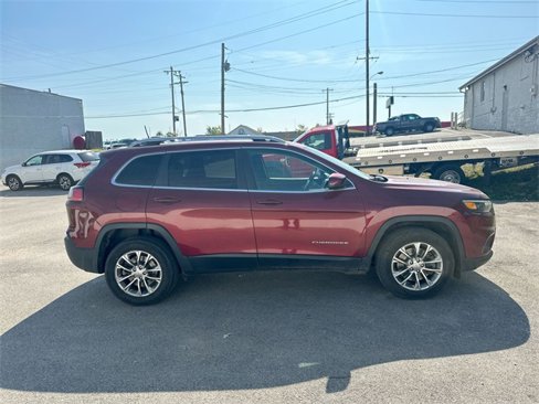 Used 2019 Jeep Cherokee Latitude Plus w/ Comfort/Convenience Group image 30