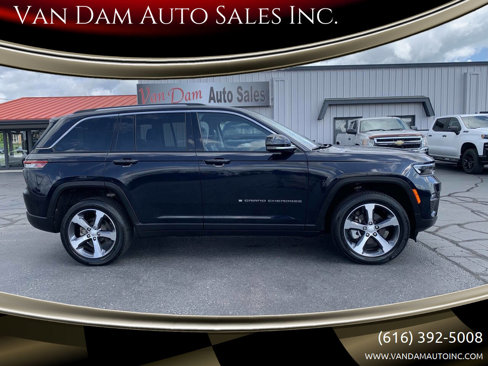 Used 2023 Jeep Grand Cherokee Limited image 1