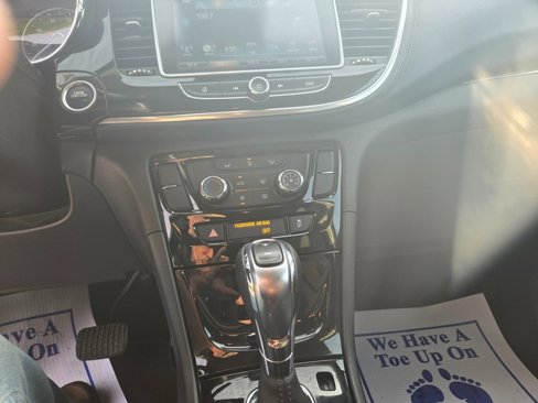 Used 2021 Buick Encore Preferred image 9