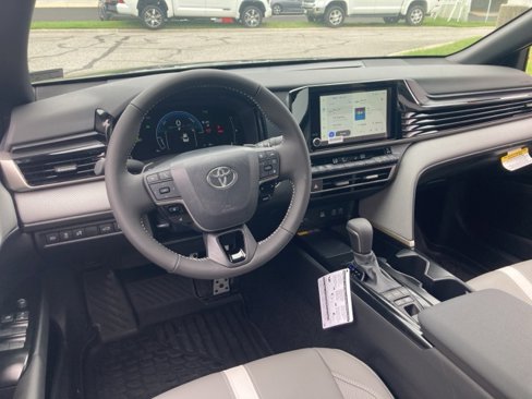 New 2025 Toyota Camry SE image 10