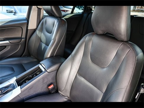 Used 2018 Volvo V60 T5 Cross Country w/ Convenience Package image 27