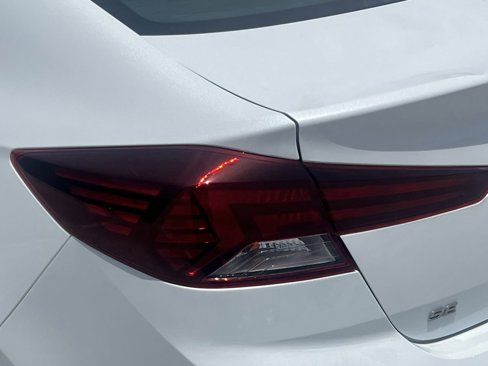 Used 2020 Hyundai Elantra SE w/ Cargo Package (C1) image 7