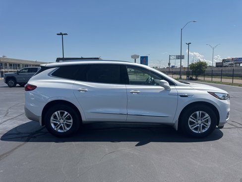 Used 2018 Buick Enclave Premium image 2