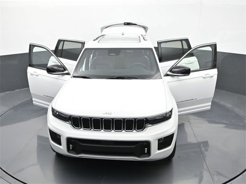 Used 2024 Jeep Grand Cherokee Overland w/ Trailer Tow Package image 37