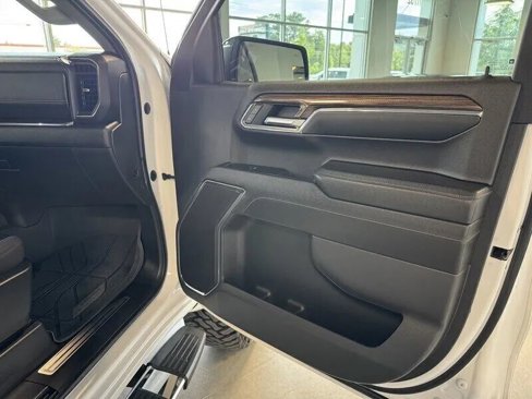Used 2024 Chevrolet Silverado 1500 LT image 23
