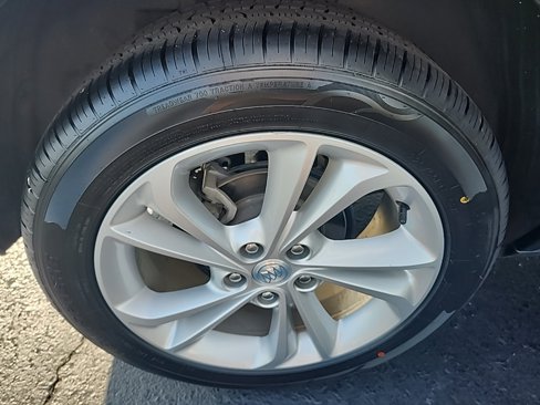 Used 2021 Buick Encore GX Preferred w/ Cold Weather Comfort Package image 11