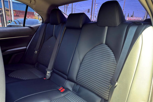 Used 2023 Toyota Camry SE image 17