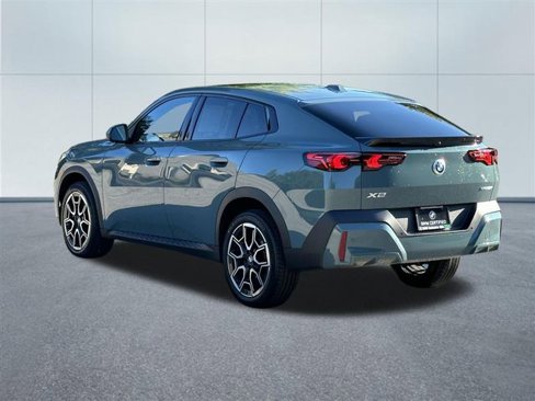Certified 2025 BMW X2 xDrive28i image 8