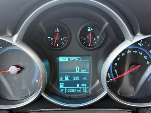 Used 2014 Chevrolet Cruze LT image 40