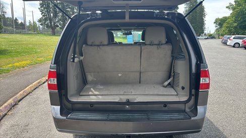 Used 2012 Lincoln Navigator 4WD image 14