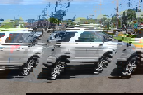 Used 2018 Ford Explorer XLT w/ Equipment Group 202A image 24
