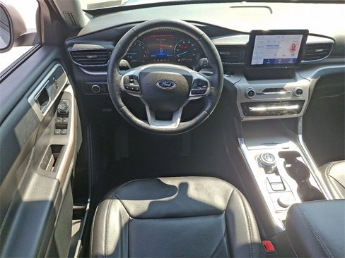 Used 2023 Ford Explorer XLT w/ Equipment Group 202A image 2