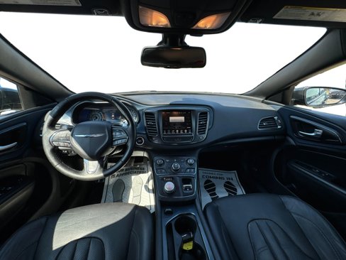 Used 2016 Chrysler 200 S w/ Navigation & Sound Group I image 20