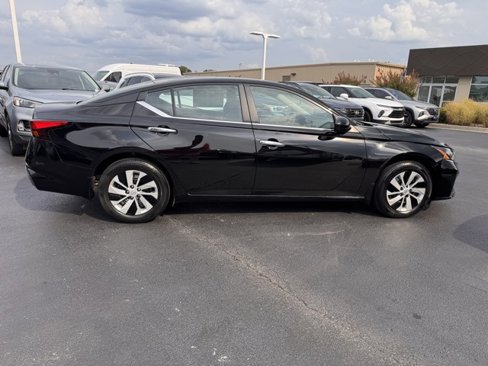 Used 2023 Nissan Altima 2.5 S image 6