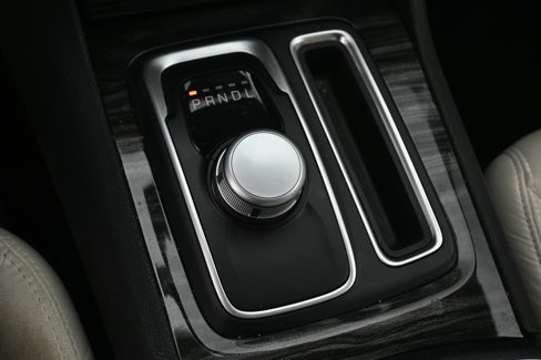 Used 2019 Chrysler 300 Touring w/ Sport Appearance Package image 8