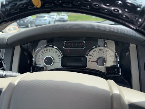 Used 2014 Ford Expedition XLT image 9