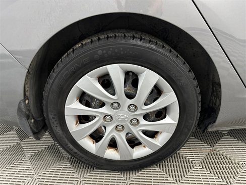 Used 2013 Hyundai Elantra GLS image 17