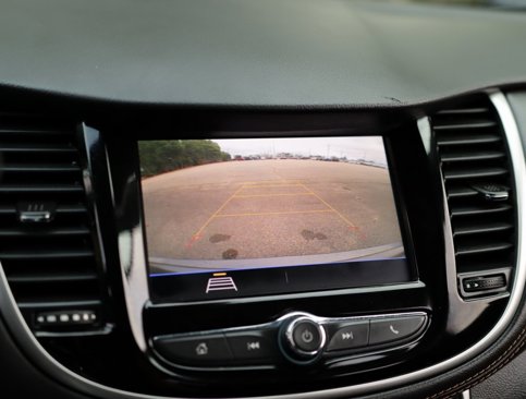 Used 2021 Chevrolet Trax LT image 14