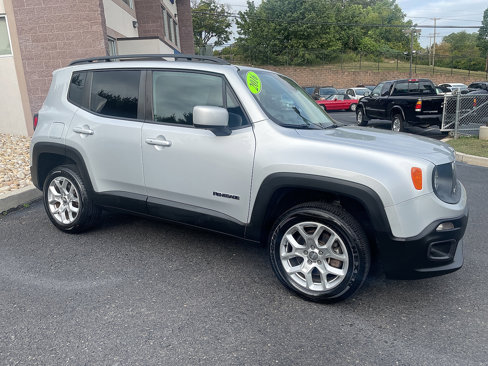 Used 2016 Jeep Renegade Latitude image 17