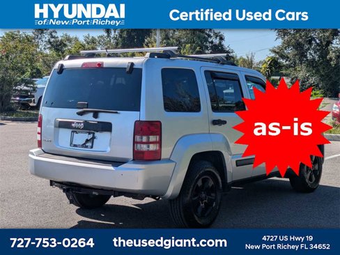 Used 2012 Jeep Liberty Arctic image 5