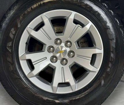 Used 2017 Chevrolet Colorado LT image 28