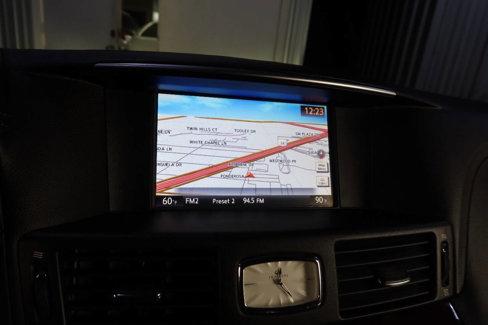 Used 2015 INFINITI Q70 5.6 image 21