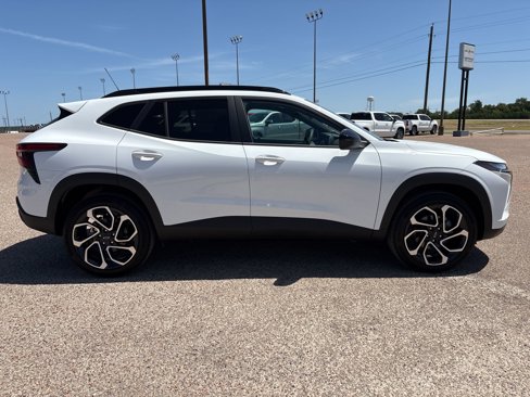 New 2025 Chevrolet Trax RS w/ Sunroof Package image 19