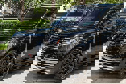 Used 2023 Land Rover Range Rover SE image 2