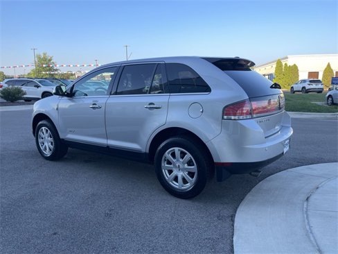 Used 2010 Lincoln MKX 2WD image 3