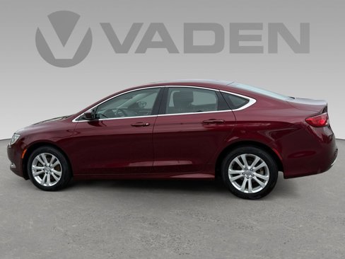 Used 2015 Chrysler 200 Limited image 9