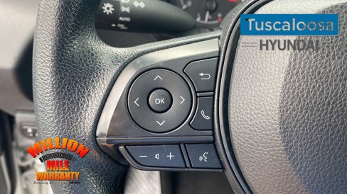 Used 2022 Toyota Corolla LE image 17