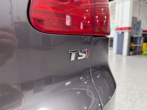 Used 2016 Volkswagen Tiguan S image 14