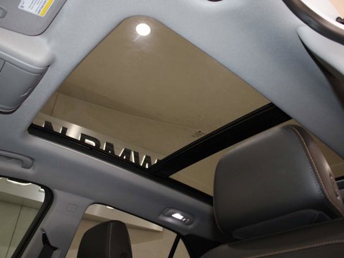 Used 2023 Chevrolet Equinox Premier image 16