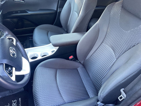 Used 2016 Toyota Prius Three image 31