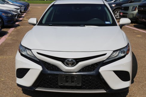 Used 2018 Toyota Camry XSE image 9