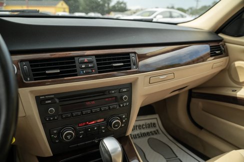 Used 2011 BMW 328i xDrive Sedan image 19