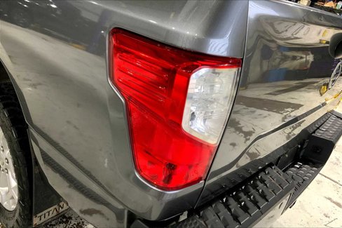 Used 2016 Nissan Titan SV image 28