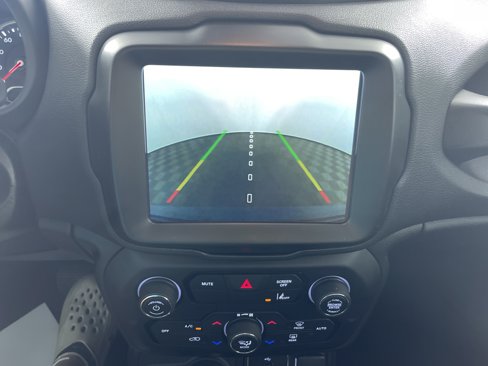 Used 2021 Jeep Renegade Limited image 21