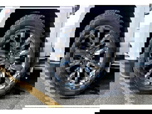Used 2015 Chevrolet Suburban LTZ image 9