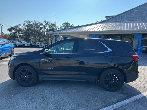 Used 2020 Chevrolet Equinox LT w/ Midnight Edition image 2