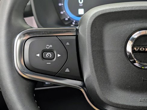 Used 2023 Volvo XC40 Recharge Core image 27