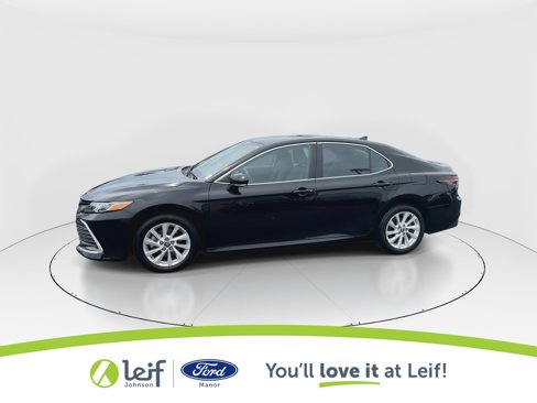 Used 2023 Toyota Camry LE image 4