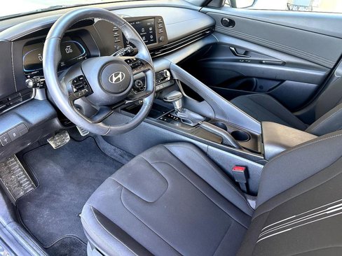 Used 2025 Hyundai Elantra Sport image 14