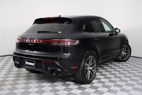 Certified 2025 Porsche Macan image 7
