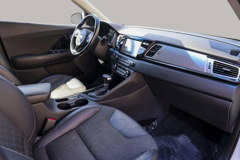 Used 2017 Kia Niro image 32