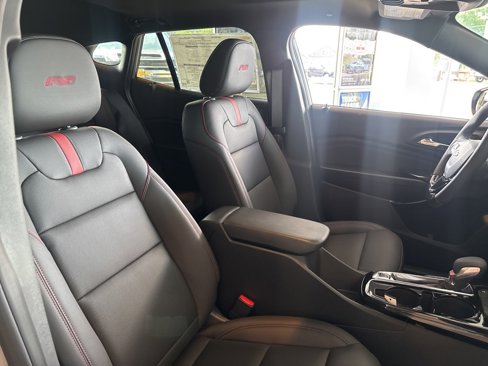 New 2025 Chevrolet Trax RS w/ Sunroof Package image 27